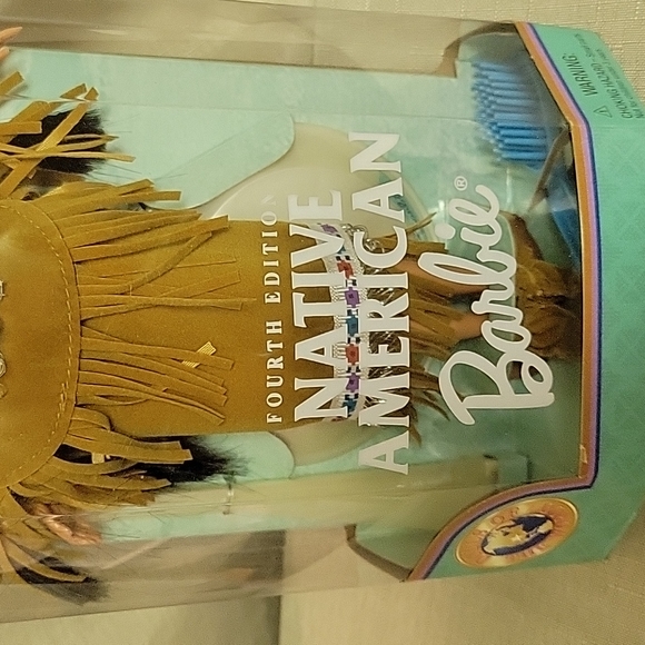 Vintage 4th Edition Native American Barbie - Picture 3 of 5